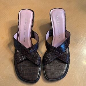Antonio Melani Brown Chloe Croc Embossed Leather Sandals Size 6.5